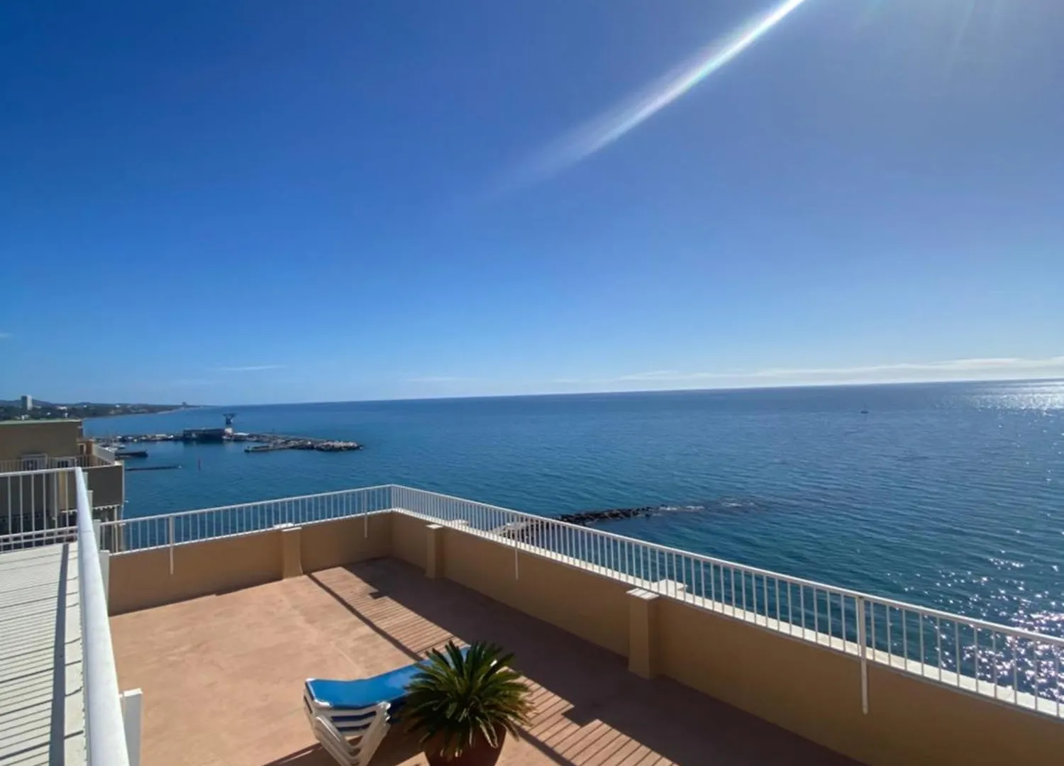 Marbella Beachfront Edificio Mayoral Primera Linea De Playa Y Centro Ciudad Con Barco Opcional