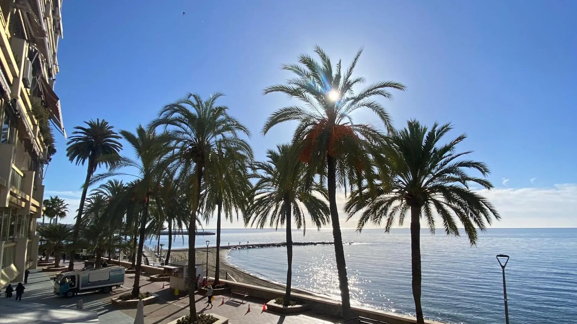 Marbella Beachfront Edificio Mayoral Primera Linea De Playa Y Centro Ciudad Con Barco Opcional location